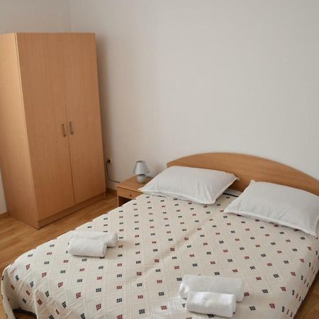 Mauro Apartment ราชานาส ภายนอก รูปภาพ