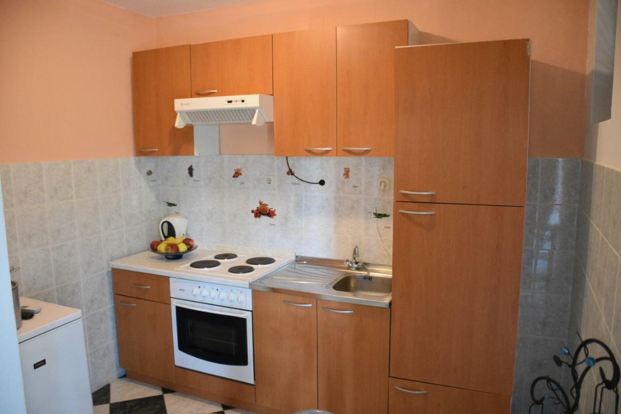 Mauro Apartment ราชานาส ภายนอก รูปภาพ